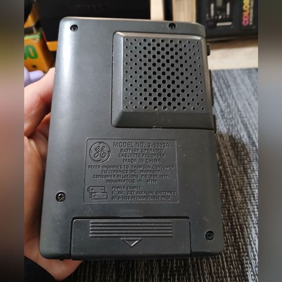 Lot of 2 VTG Portable Cassette Tape Players Walkman-Not Fully Tested - Picture 3 of 6